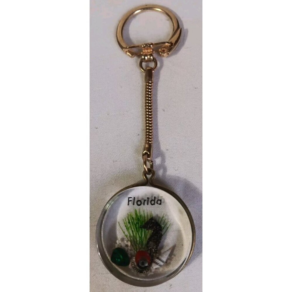 Vtg Florida Keychain Souvenir 1960s Seahorse Shells Seaweed In Acrylic Resin